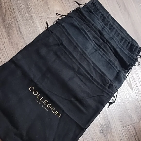 (7) Collegium Black Dust Bags - Picture 3 of 5